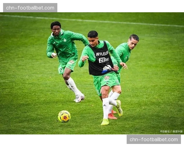 从垫底到上岸：通讯记录斯特拉斯堡在三月抢分潮中的更衣室故事。